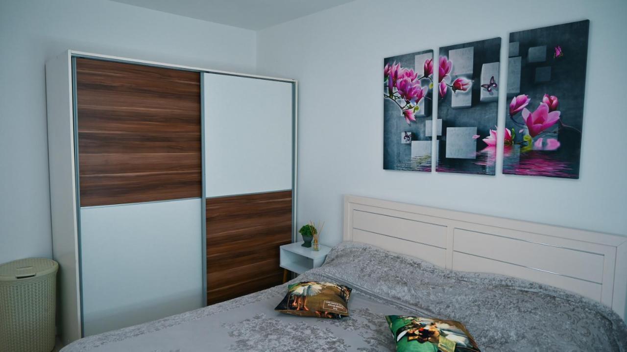 Villa Aj7 *