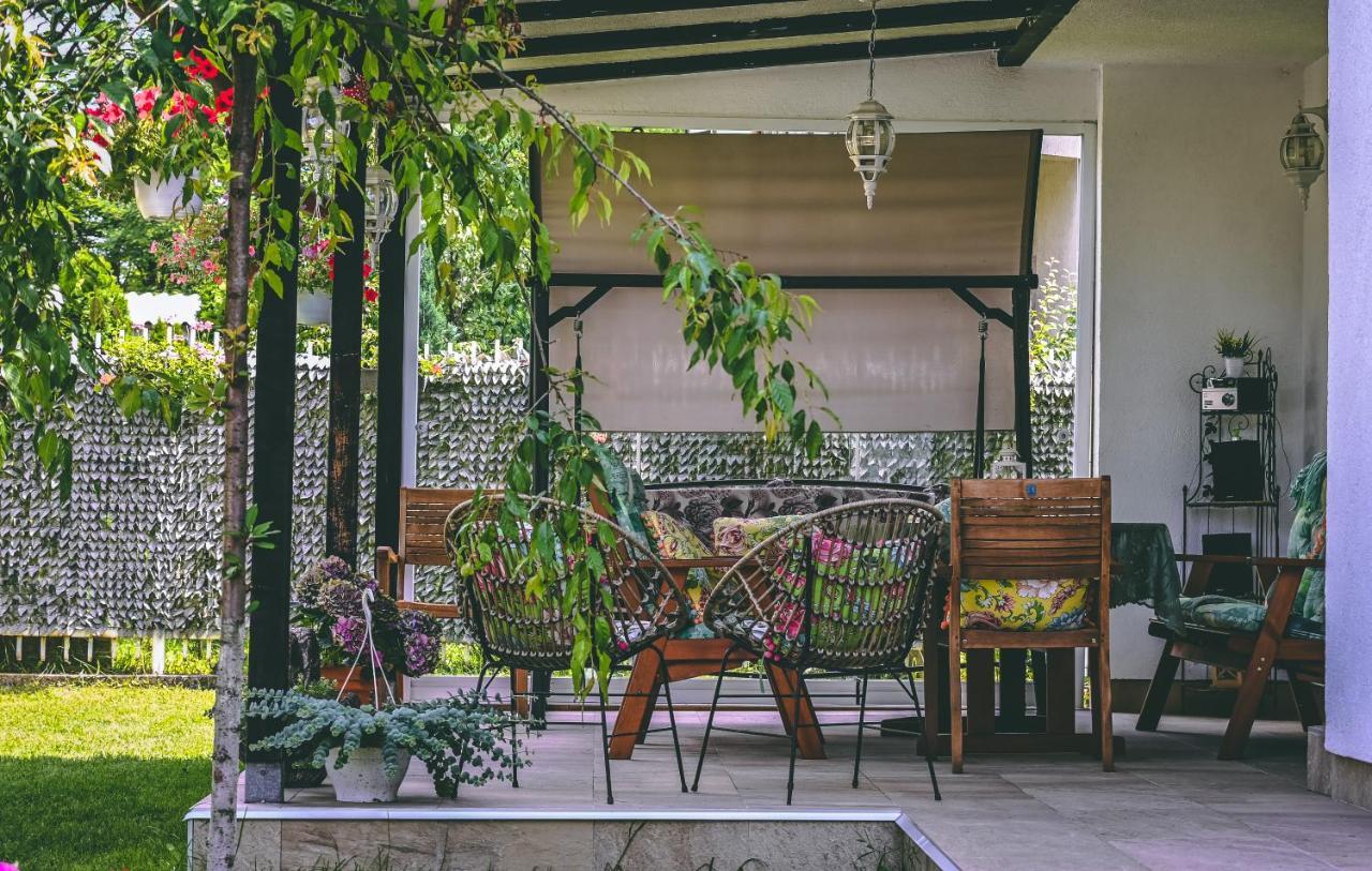 Villa Aj7 *
